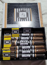 Load image into Gallery viewer, Cigar package