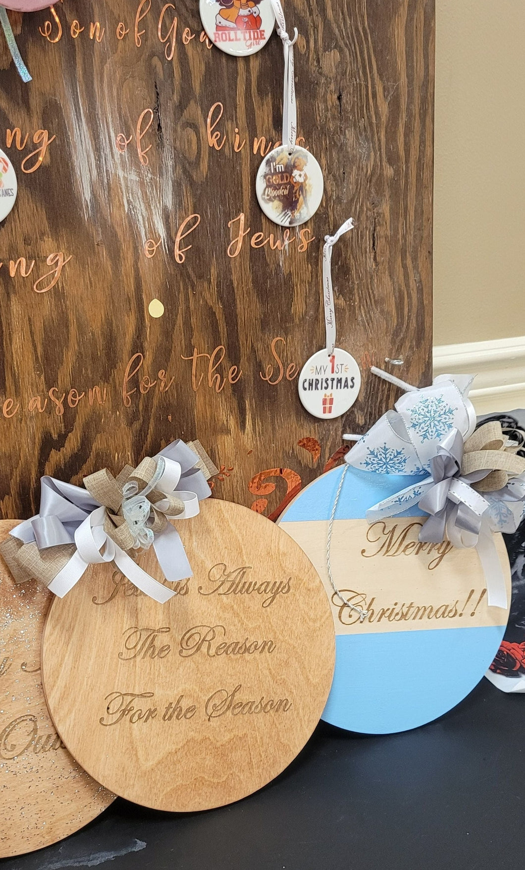 Christmas round wooden sign